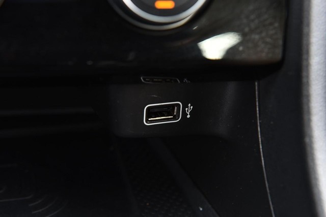 Volkswagen Jetta Vehicle Image 16