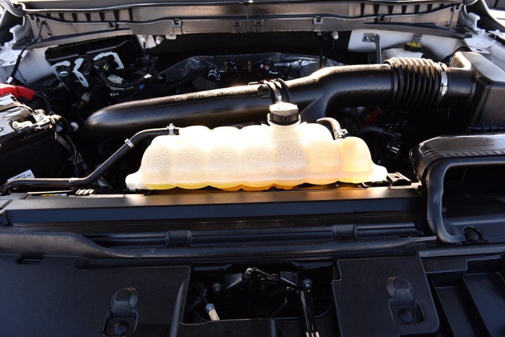 Ford F-150 Vehicle Full-screen Gallery Image 27