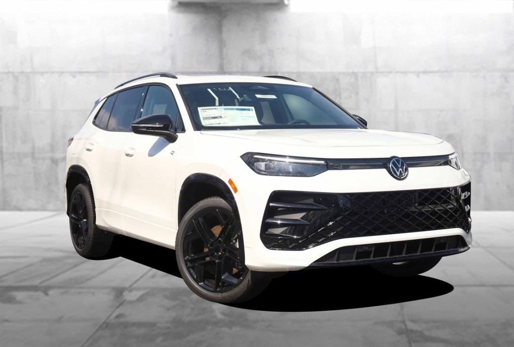 Volkswagen Tiguan Vehicle Full-screen Gallery Image 2