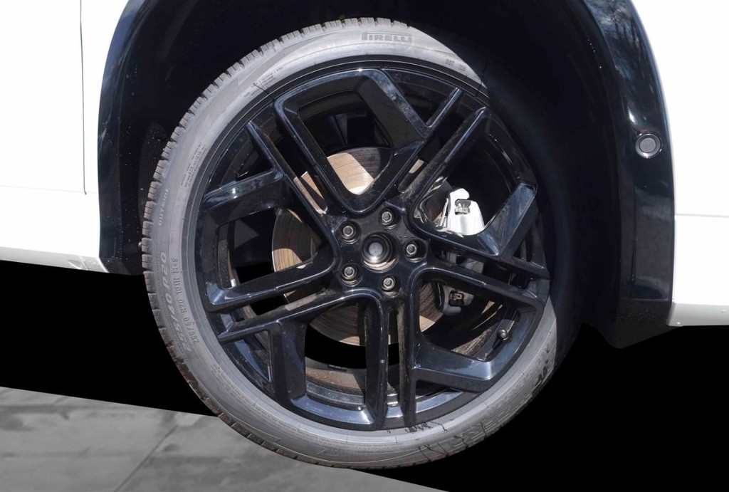 Volkswagen Tiguan Vehicle Full-screen Gallery Image 3