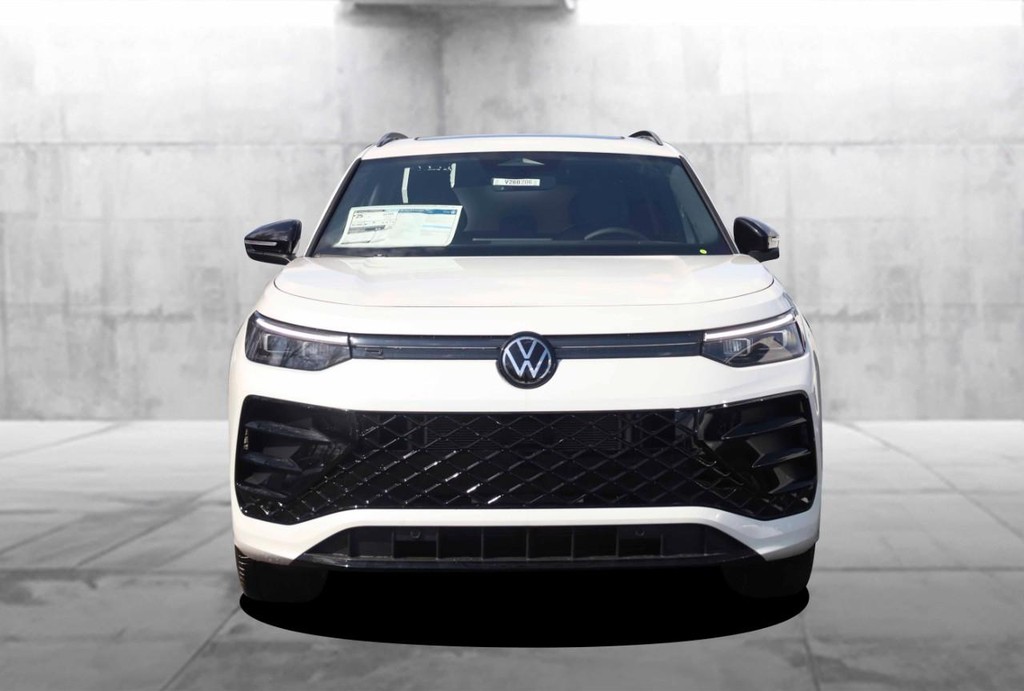 Volkswagen Tiguan Vehicle Full-screen Gallery Image 4