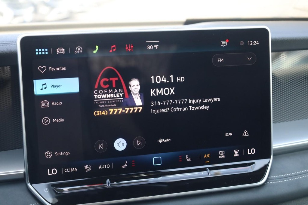 Volkswagen Tiguan Vehicle Full-screen Gallery Image 15