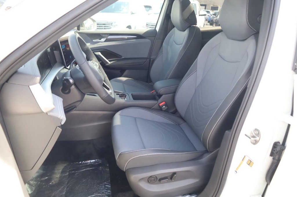 Volkswagen Tiguan Vehicle Full-screen Gallery Image 18