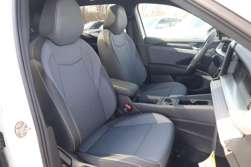 Volkswagen Tiguan Vehicle Full-screen Gallery Image 19