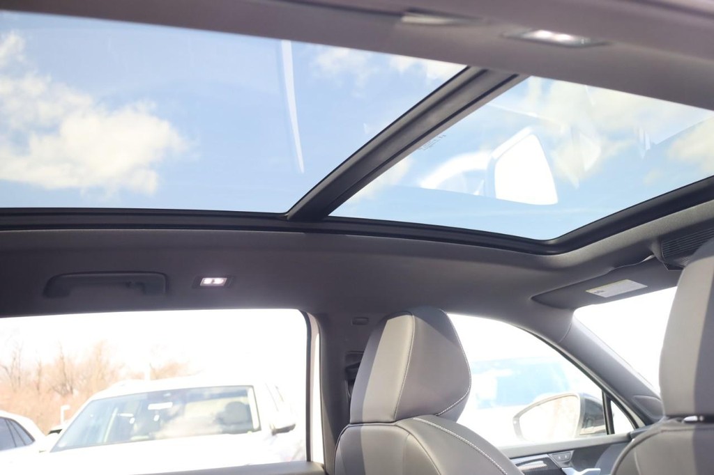 Volkswagen Tiguan Vehicle Full-screen Gallery Image 21