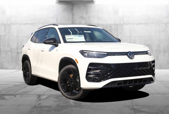 Volkswagen Tiguan Vehicle Image 02