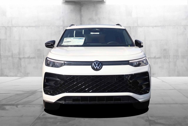 Volkswagen Tiguan Vehicle Image 04