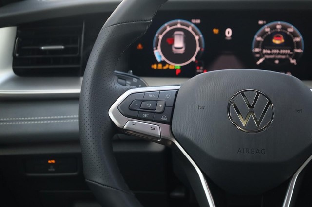 Volkswagen Tiguan Vehicle Image 10