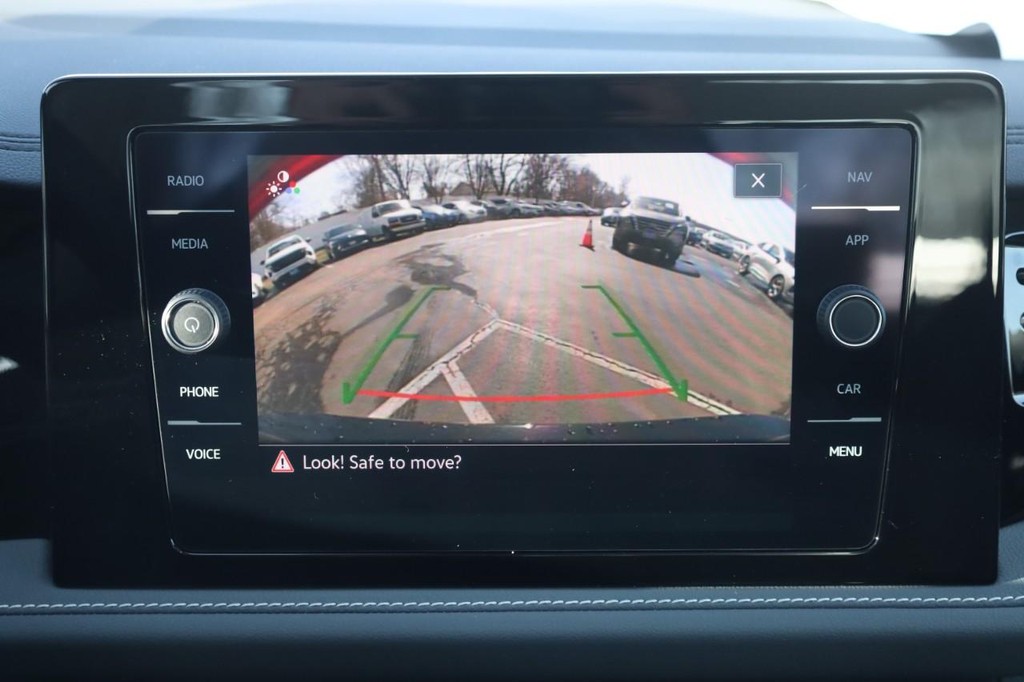 Volkswagen Jetta Vehicle Full-screen Gallery Image 16