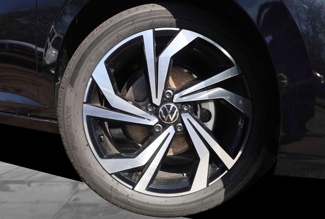 Volkswagen Jetta Vehicle Image 03