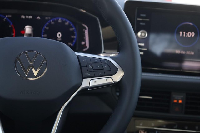 Volkswagen Jetta Vehicle Image 09