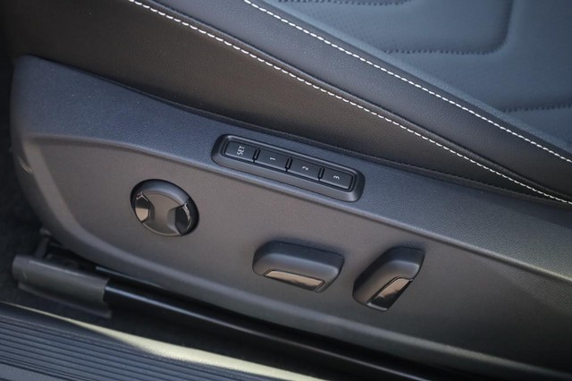 Volkswagen Jetta Vehicle Image 13