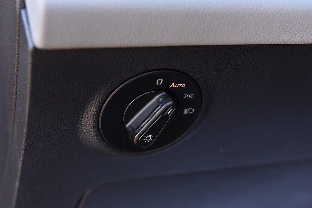 Volkswagen Taos Vehicle Full-screen Gallery Image 10