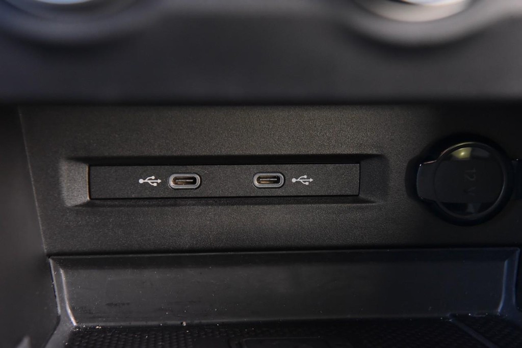 Volkswagen Taos Vehicle Full-screen Gallery Image 15