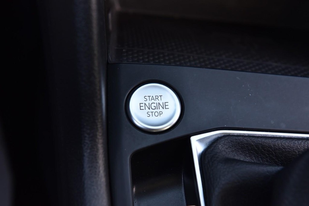 Volkswagen Taos Vehicle Full-screen Gallery Image 16