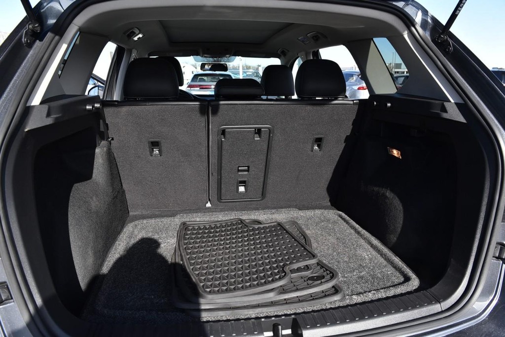 Volkswagen Taos Vehicle Full-screen Gallery Image 25