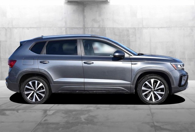 Volkswagen Taos Vehicle Image 05