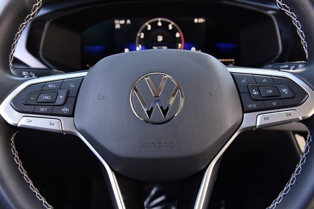 Volkswagen Taos Vehicle Image 18