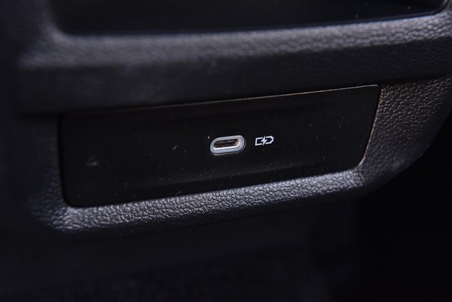 Volkswagen Taos Vehicle Image 24