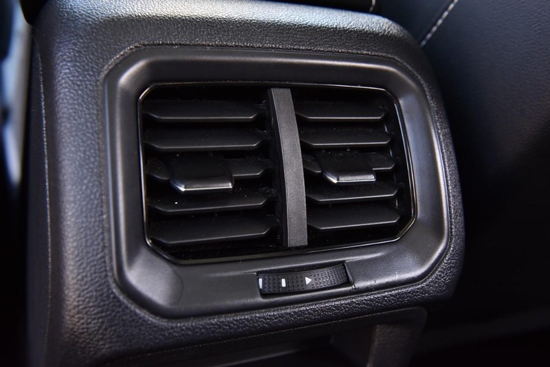 Volkswagen Taos Vehicle Image 23