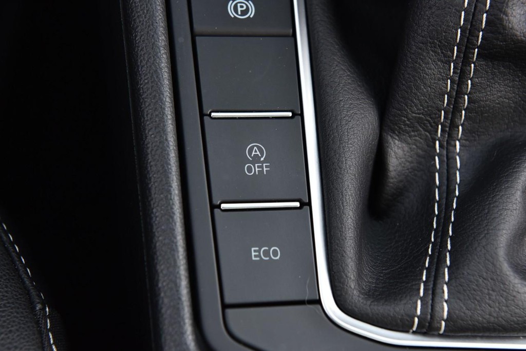 Volkswagen Jetta Vehicle Full-screen Gallery Image 18