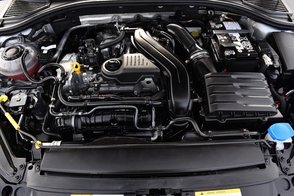 Volkswagen Jetta Vehicle Full-screen Gallery Image 25