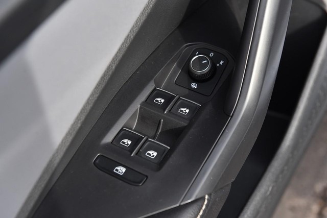 Volkswagen Jetta Vehicle Image 08