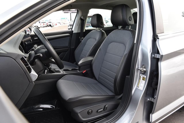 Volkswagen Jetta Vehicle Image 20