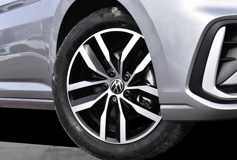 Volkswagen Jetta Vehicle Image 03