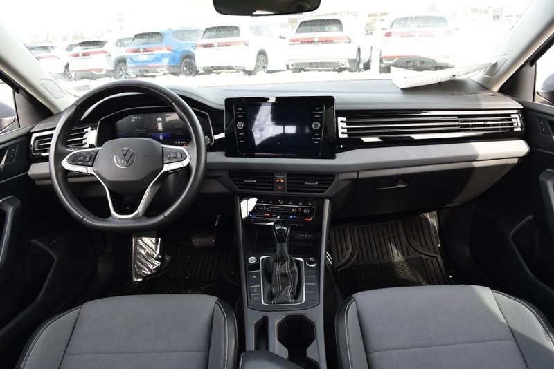 Volkswagen Jetta Vehicle Image 07