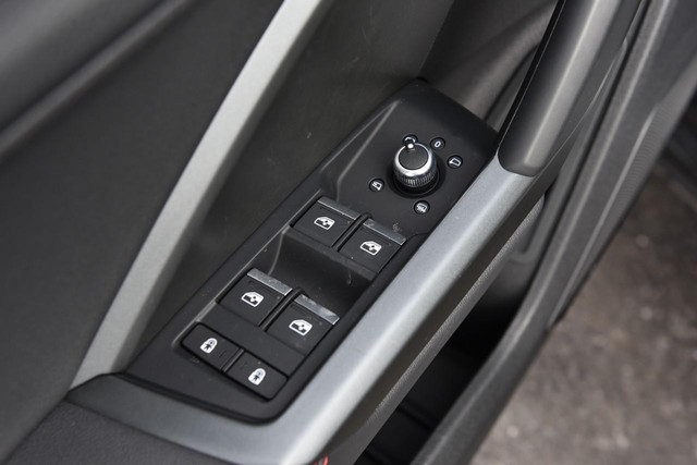 Audi Q3 Vehicle Image 08