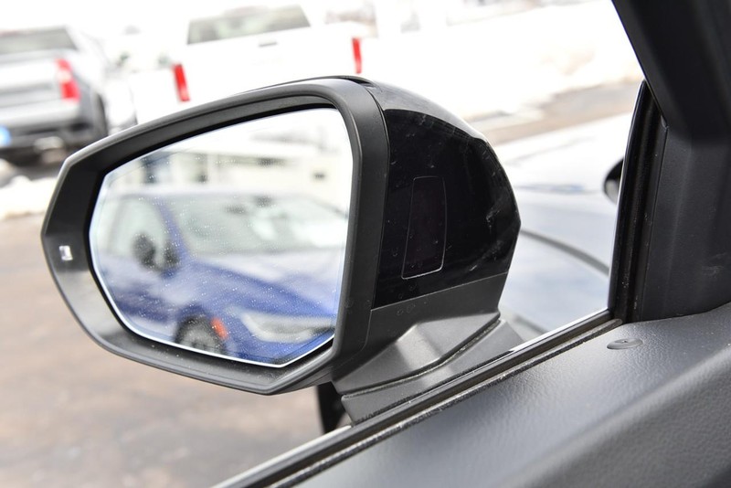 Audi Q3 Vehicle Full-screen Gallery Image 11