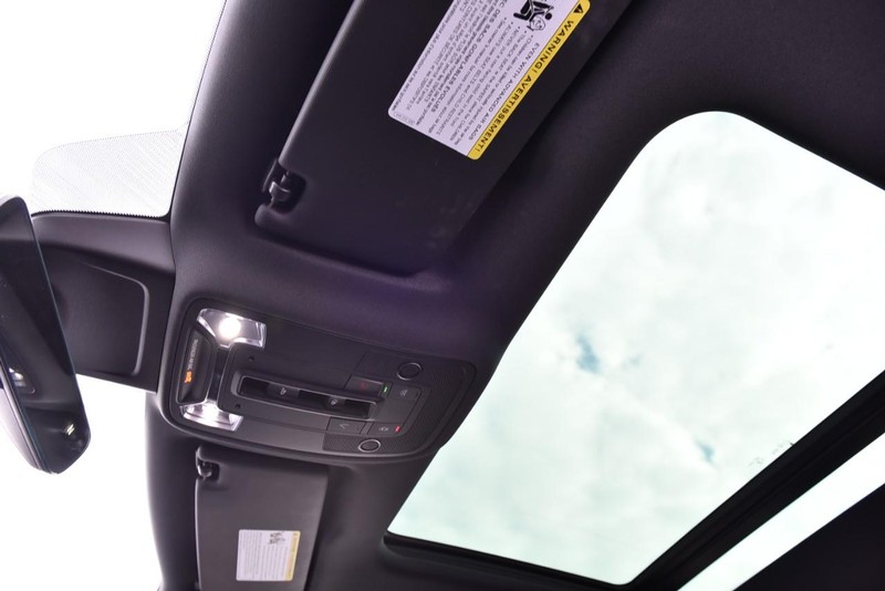 Audi Q3 Vehicle Full-screen Gallery Image 22