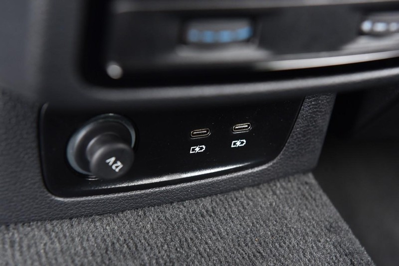 Audi Q3 Vehicle Full-screen Gallery Image 25