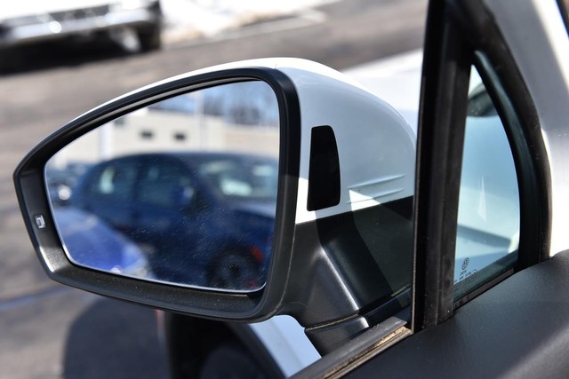 Volkswagen Tiguan Vehicle Image 09