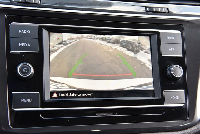 Volkswagen Tiguan Vehicle Image 12