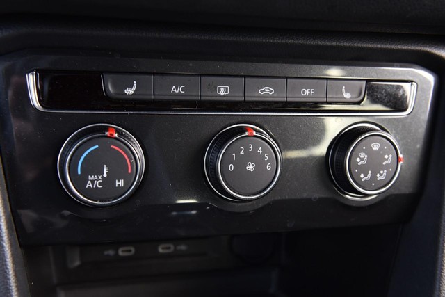 Volkswagen Tiguan Vehicle Image 14