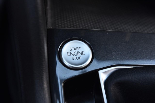 Volkswagen Tiguan Vehicle Image 16