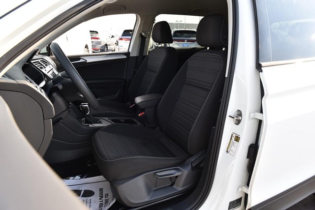 Volkswagen Tiguan Vehicle Image 18