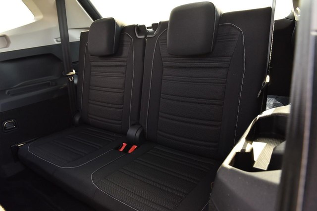 Volkswagen Tiguan Vehicle Image 22