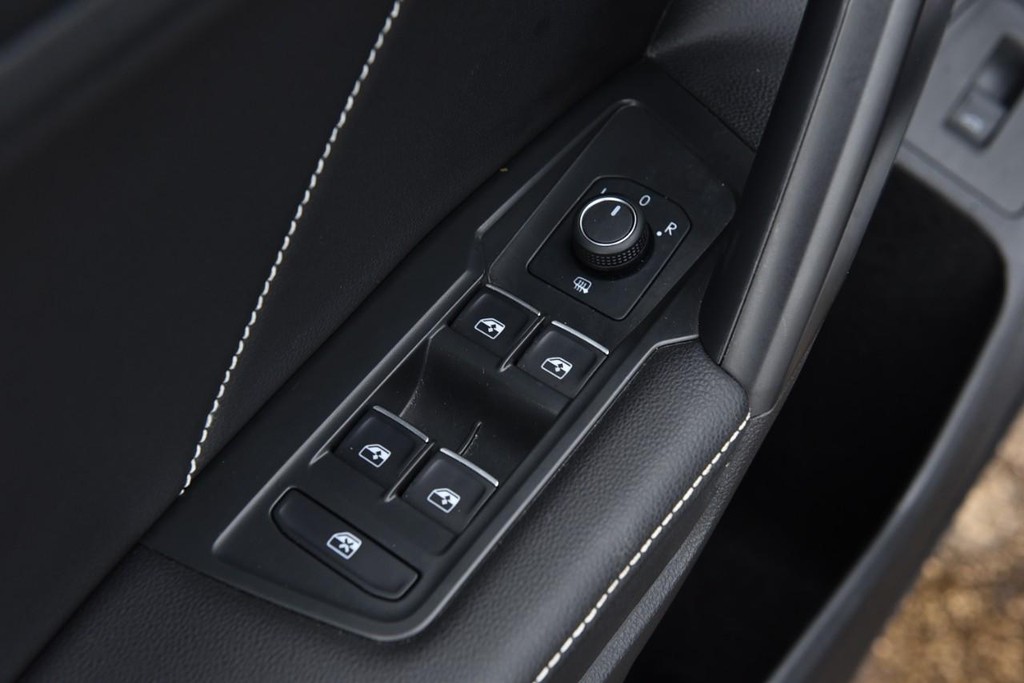 Volkswagen Tiguan Vehicle Full-screen Gallery Image 8