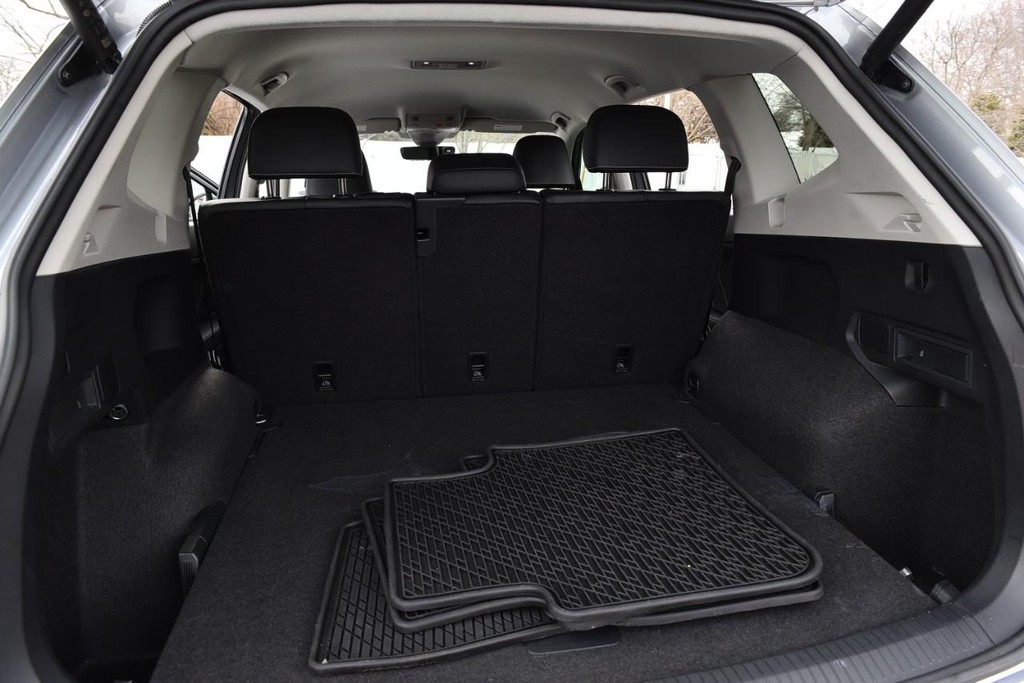 Volkswagen Tiguan Vehicle Full-screen Gallery Image 25