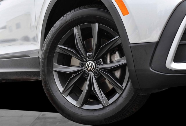 Volkswagen Tiguan Vehicle Image 03
