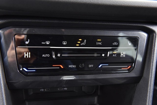 Volkswagen Tiguan Vehicle Image 15