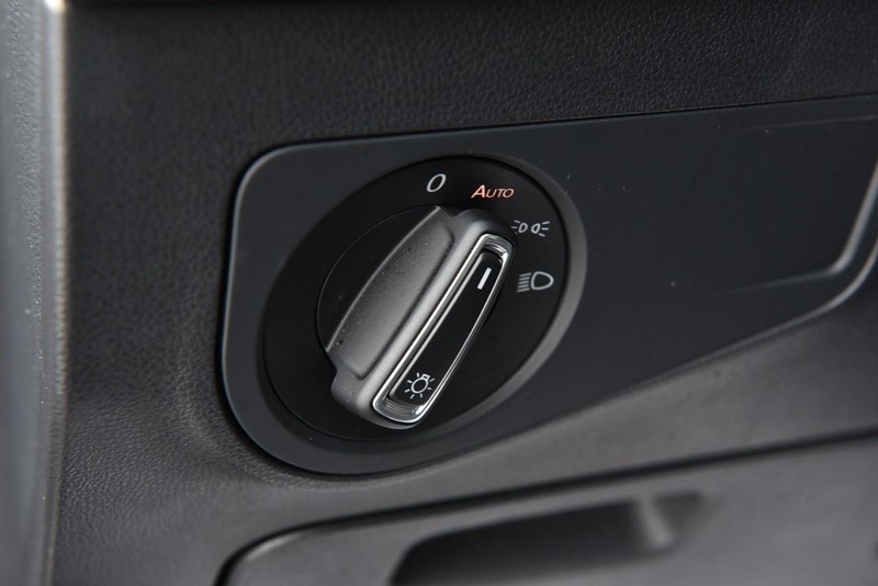 Volkswagen Tiguan Vehicle Image 11