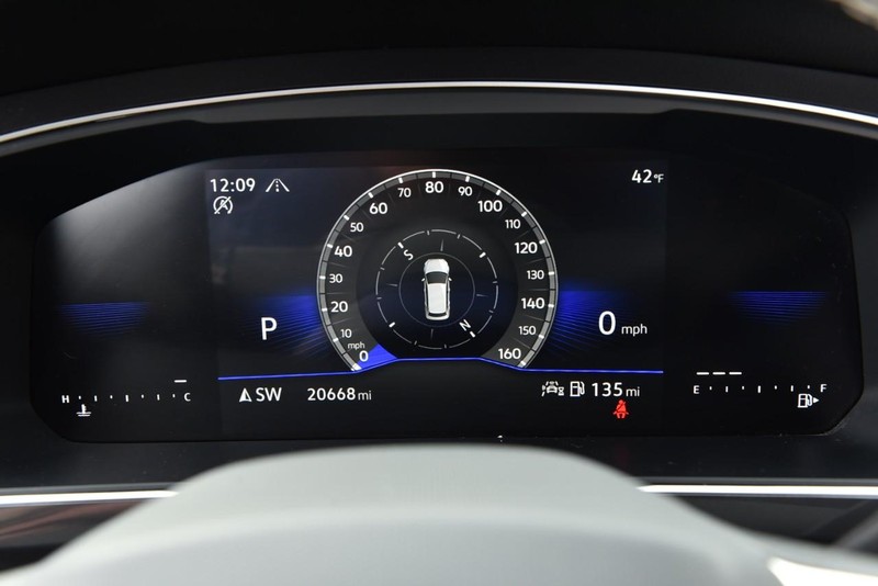 Volkswagen Tiguan Vehicle Image 12