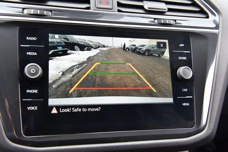 Volkswagen Tiguan Vehicle Image 13