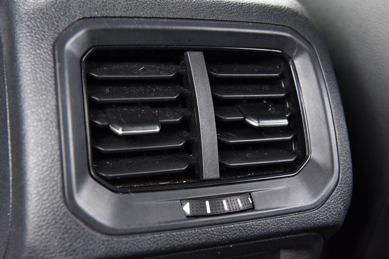 Volkswagen Tiguan Vehicle Image 23