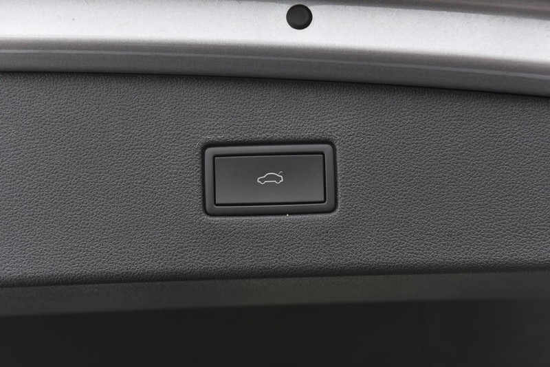 Volkswagen Tiguan Vehicle Image 26