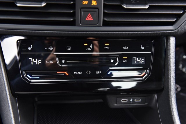 Volkswagen Jetta Vehicle Image 16